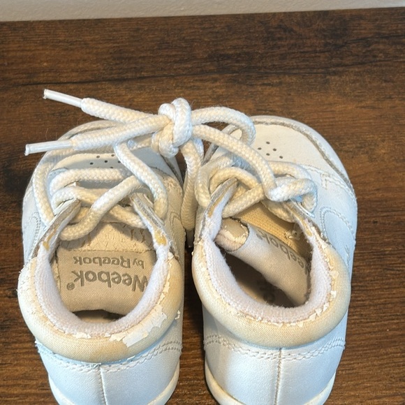 Weebok‎ Baby shoes white size 1 1/2 M - Picture 5 of 9